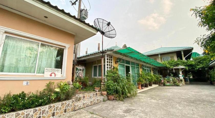 Kacha Resort Bangkok Exterior foto